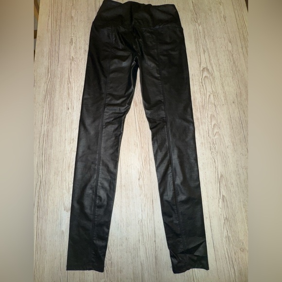 Lysse Black Textured Faux Leather Leggings Control Top S - Picture 4 of 15